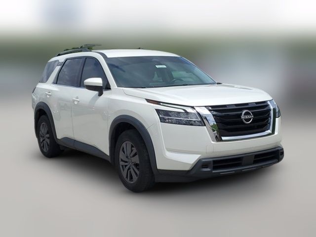 2022 Nissan Pathfinder SV