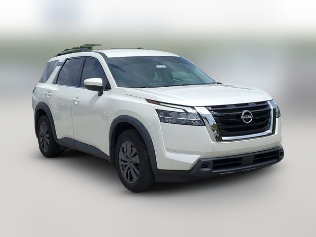 2022 Nissan Pathfinder SV