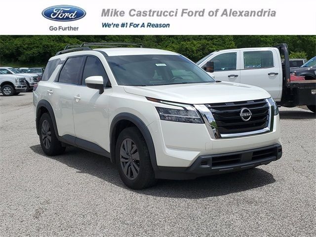 2022 Nissan Pathfinder SV