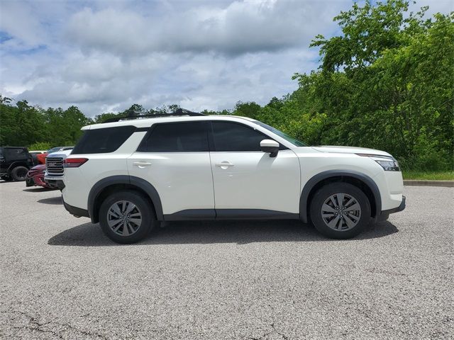 2022 Nissan Pathfinder SV