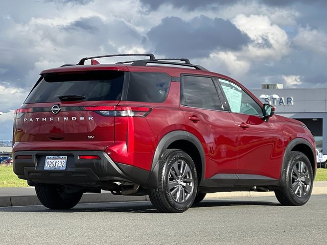 2022 Nissan Pathfinder SV