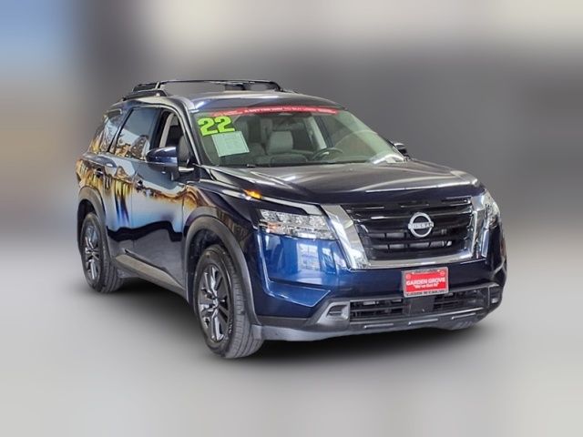 2022 Nissan Pathfinder SV