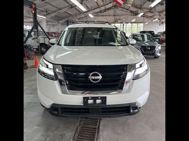 2022 Nissan Pathfinder SV