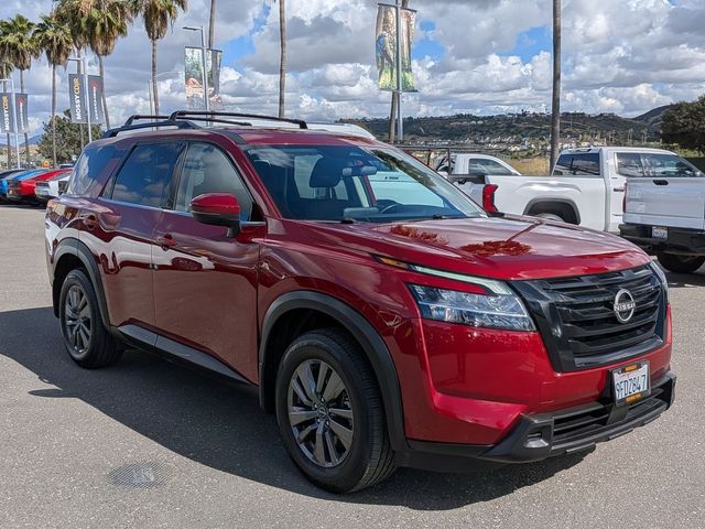 2022 Nissan Pathfinder SV