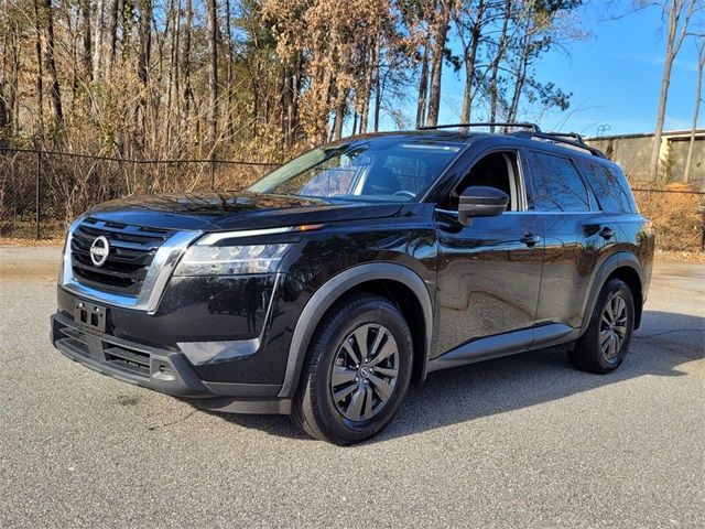 2022 Nissan Pathfinder SV