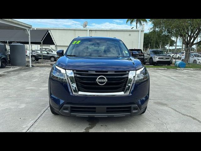 2022 Nissan Pathfinder SV