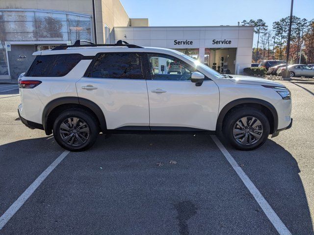 2022 Nissan Pathfinder SV