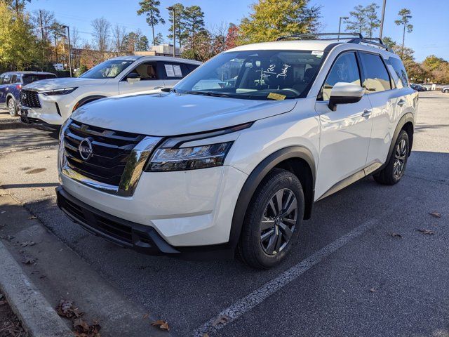 2022 Nissan Pathfinder SV