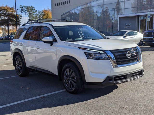 2022 Nissan Pathfinder SV