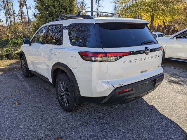 2022 Nissan Pathfinder SV