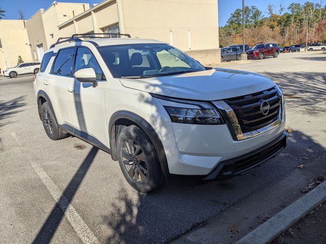 2022 Nissan Pathfinder SV