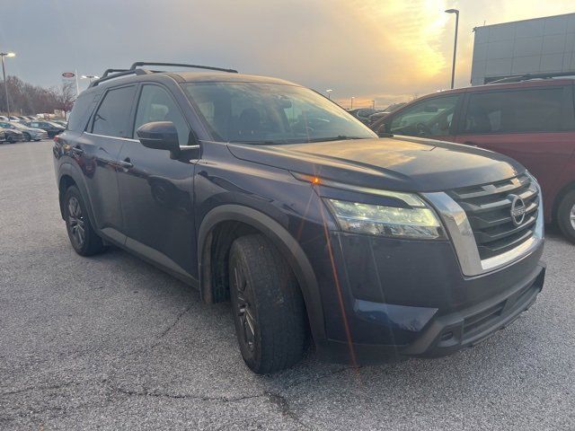 2022 Nissan Pathfinder SV