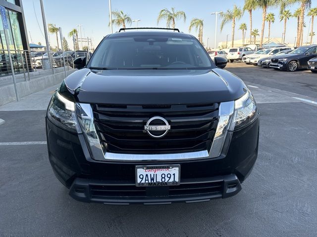 2022 Nissan Pathfinder SV