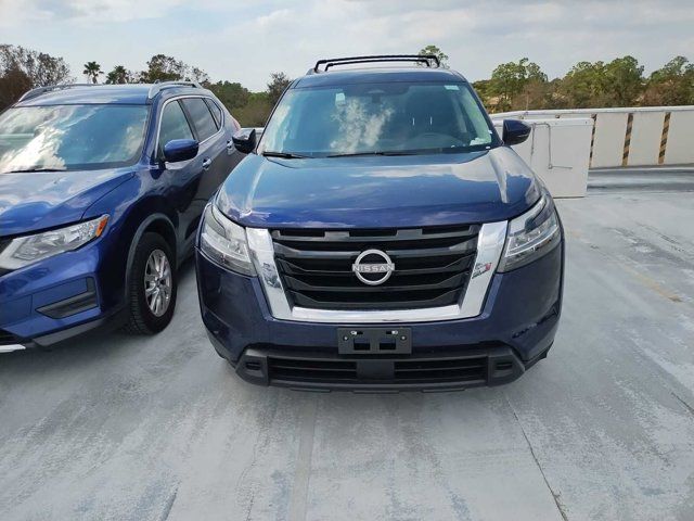 2022 Nissan Pathfinder SV