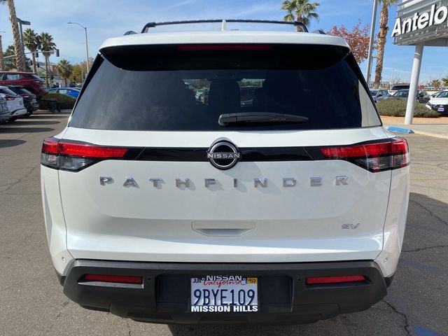 2022 Nissan Pathfinder SV