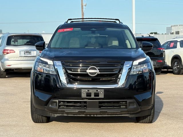 2022 Nissan Pathfinder SV