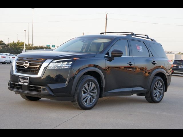 2022 Nissan Pathfinder SV