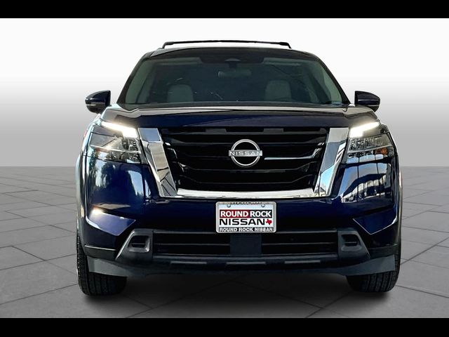 2022 Nissan Pathfinder SV