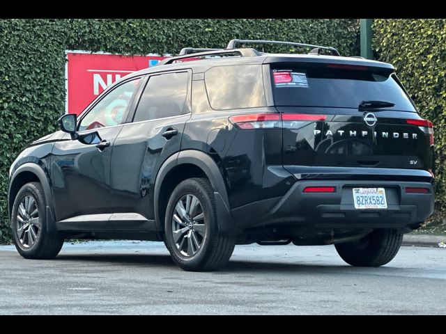 2022 Nissan Pathfinder SV