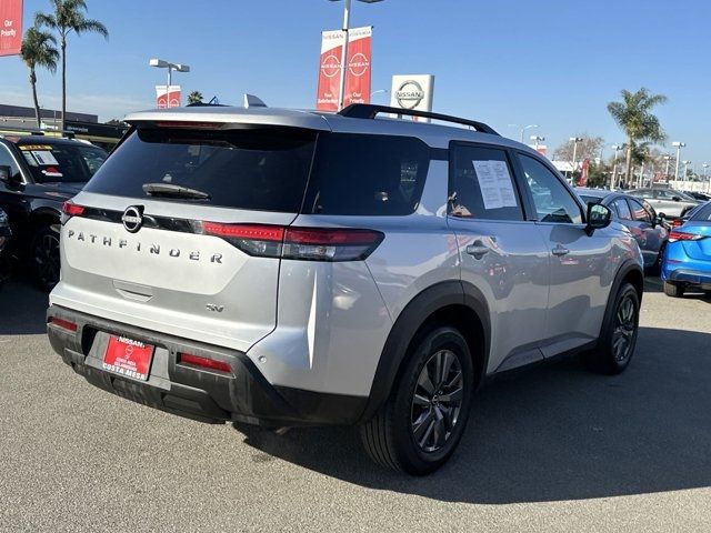 2022 Nissan Pathfinder SV