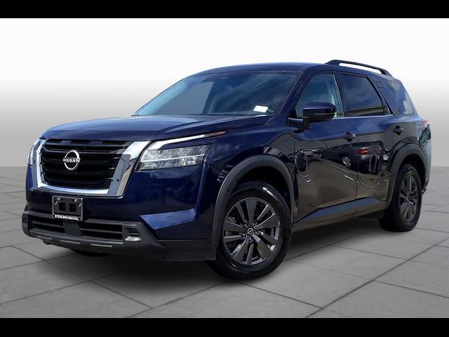 2022 Nissan Pathfinder SV