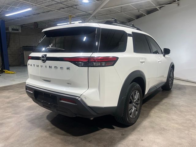 2022 Nissan Pathfinder SV