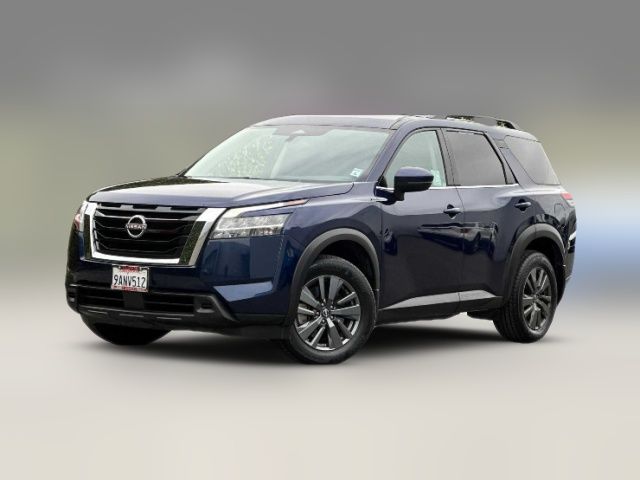 2022 Nissan Pathfinder SV