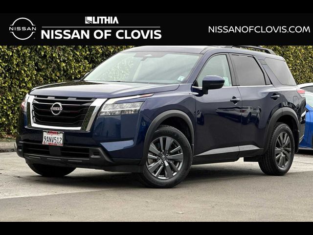 2022 Nissan Pathfinder SV