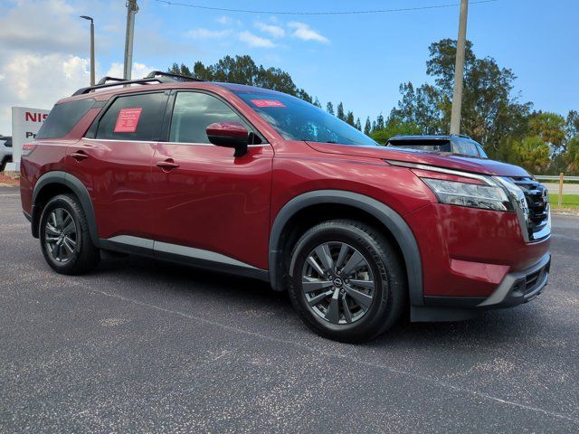 2022 Nissan Pathfinder SV