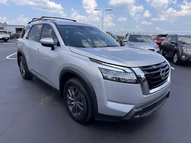 2022 Nissan Pathfinder SV