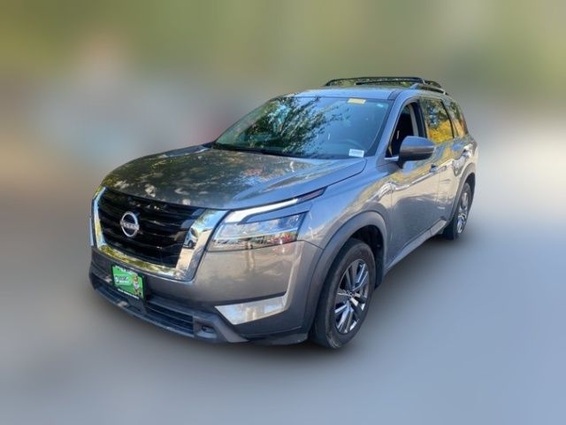 2022 Nissan Pathfinder SV