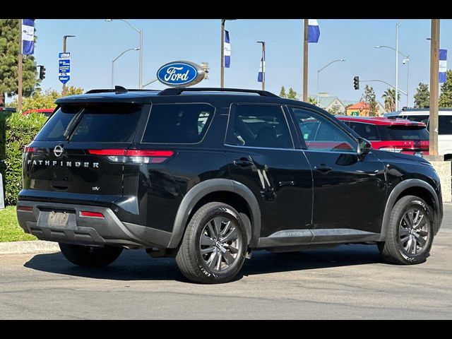 2022 Nissan Pathfinder SV