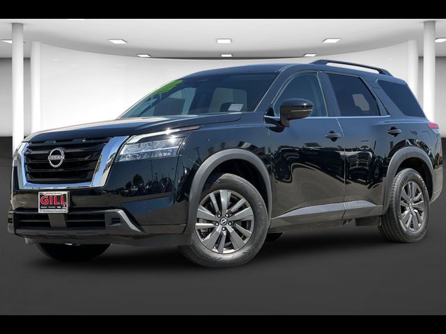 2022 Nissan Pathfinder SV