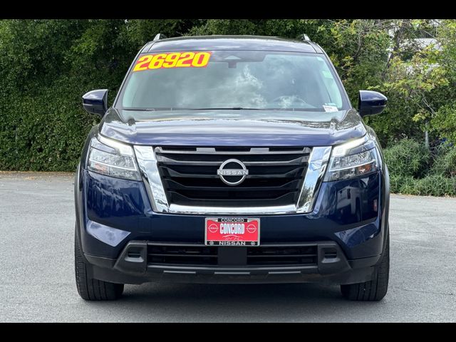 2022 Nissan Pathfinder SV