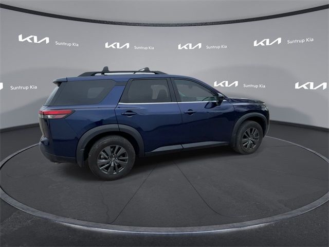 2022 Nissan Pathfinder SV