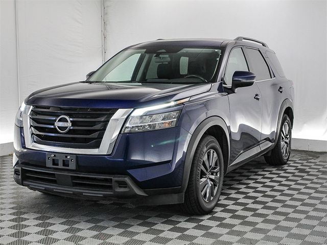 2022 Nissan Pathfinder SV