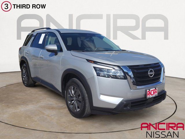 2022 Nissan Pathfinder SV