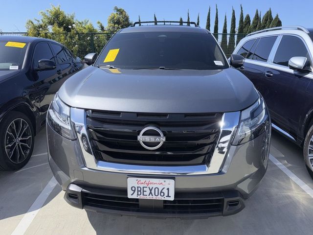 2022 Nissan Pathfinder SV
