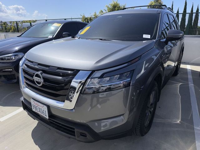 2022 Nissan Pathfinder SV