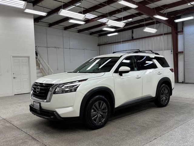 2022 Nissan Pathfinder SV