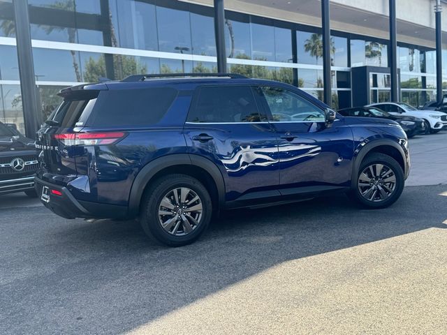 2022 Nissan Pathfinder SV