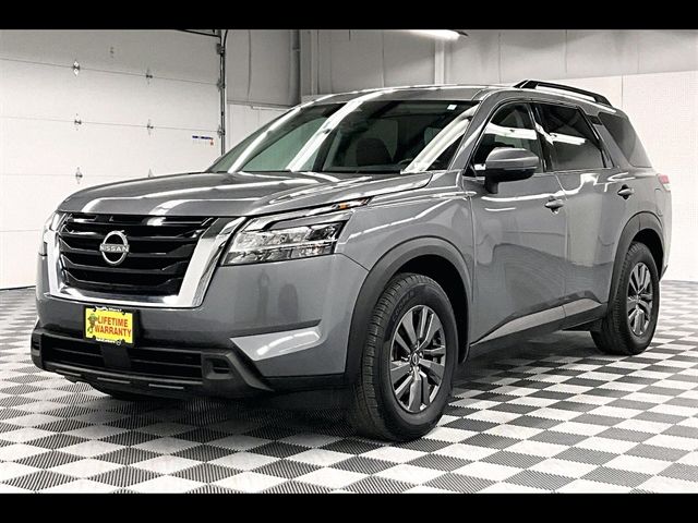 2022 Nissan Pathfinder SV