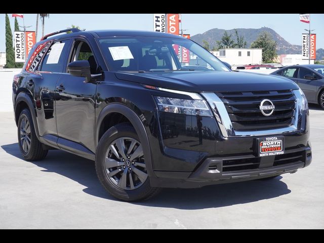 2022 Nissan Pathfinder SV