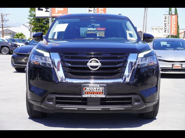 2022 Nissan Pathfinder SV