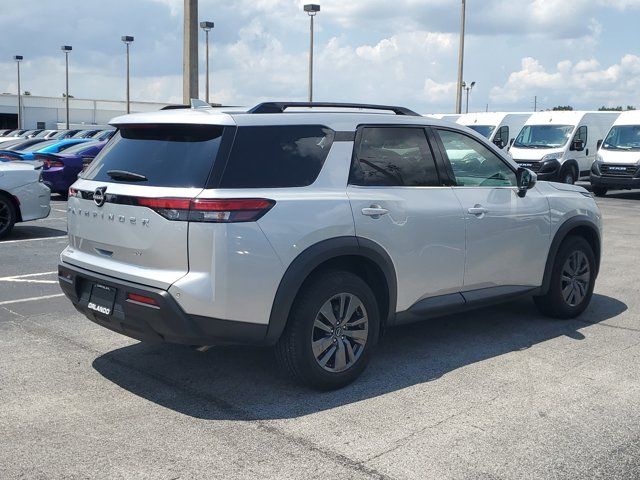 2022 Nissan Pathfinder SV