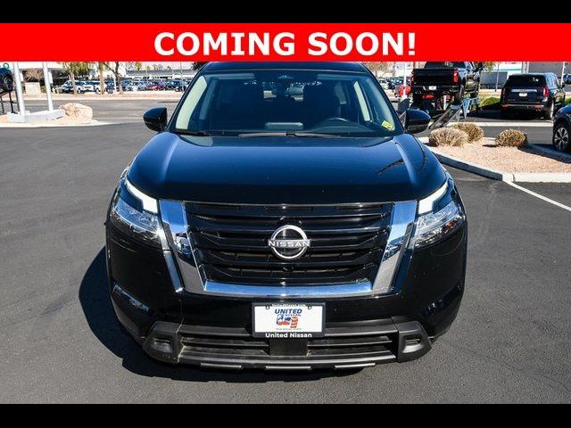 2022 Nissan Pathfinder SV