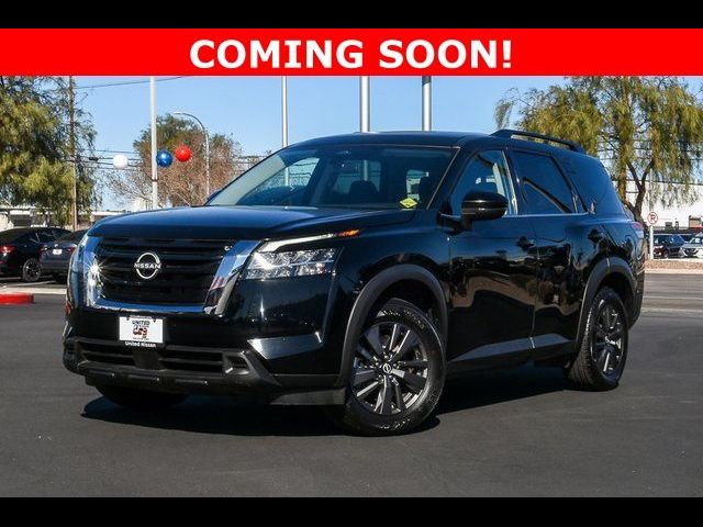 2022 Nissan Pathfinder SV