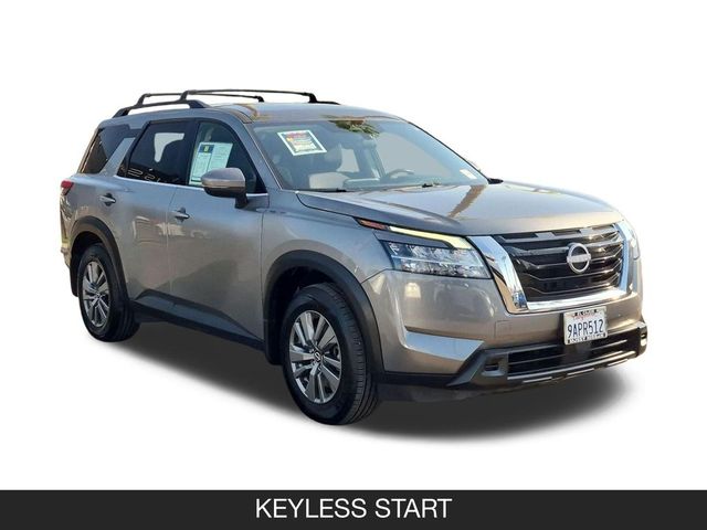 2022 Nissan Pathfinder SV