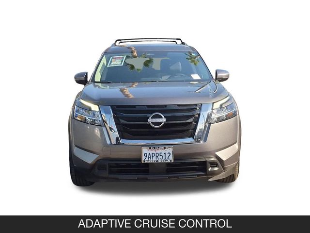 2022 Nissan Pathfinder SV