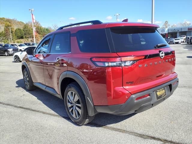 2022 Nissan Pathfinder SV